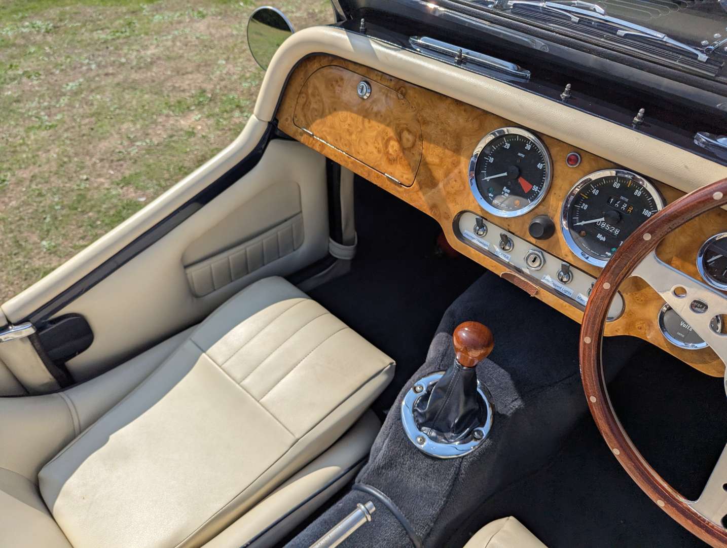 <p>1969 NG TF ROADSTER</p>