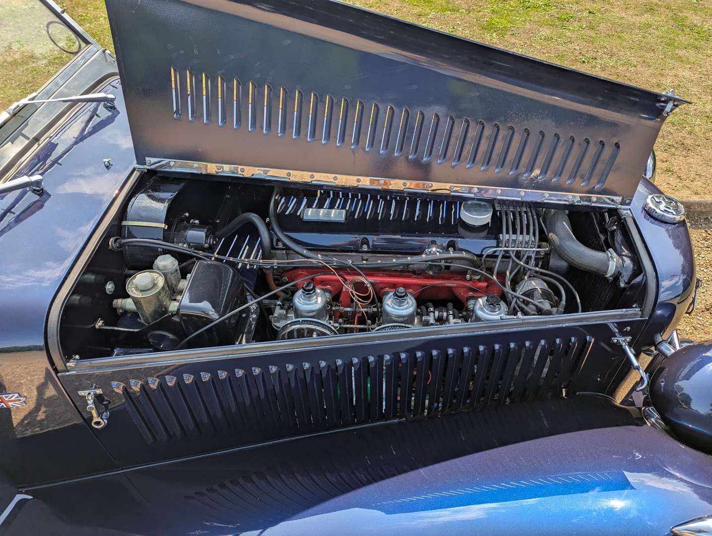 <p>1969 NG TF ROADSTER</p>