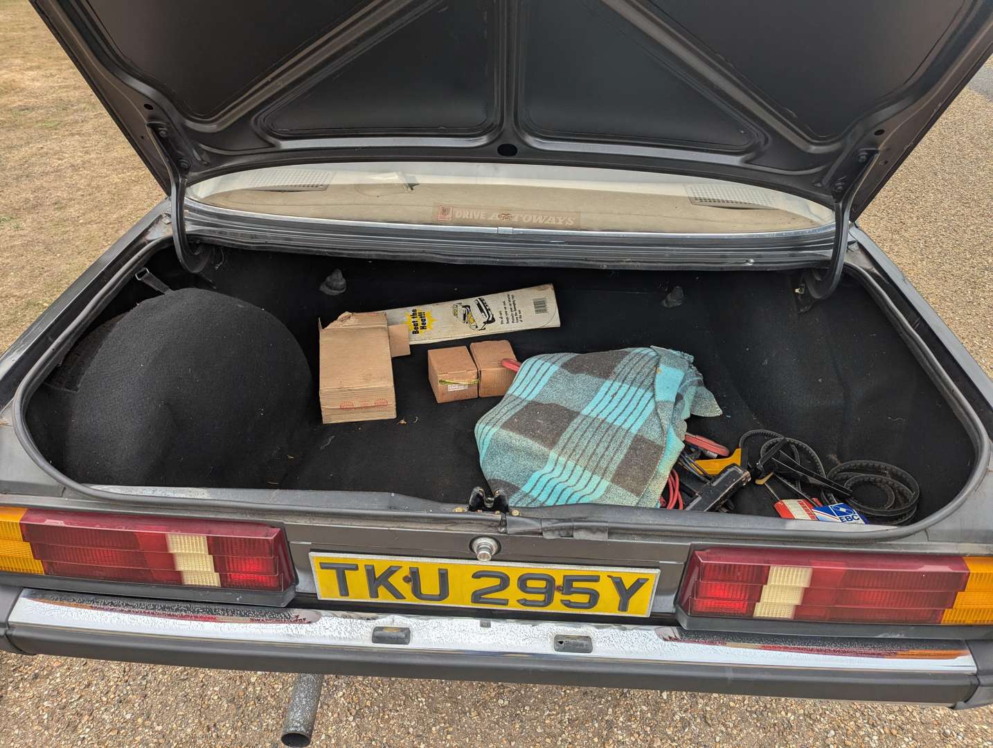 <p>1982 FORD GRANADA 2.3 V6 GL</p>