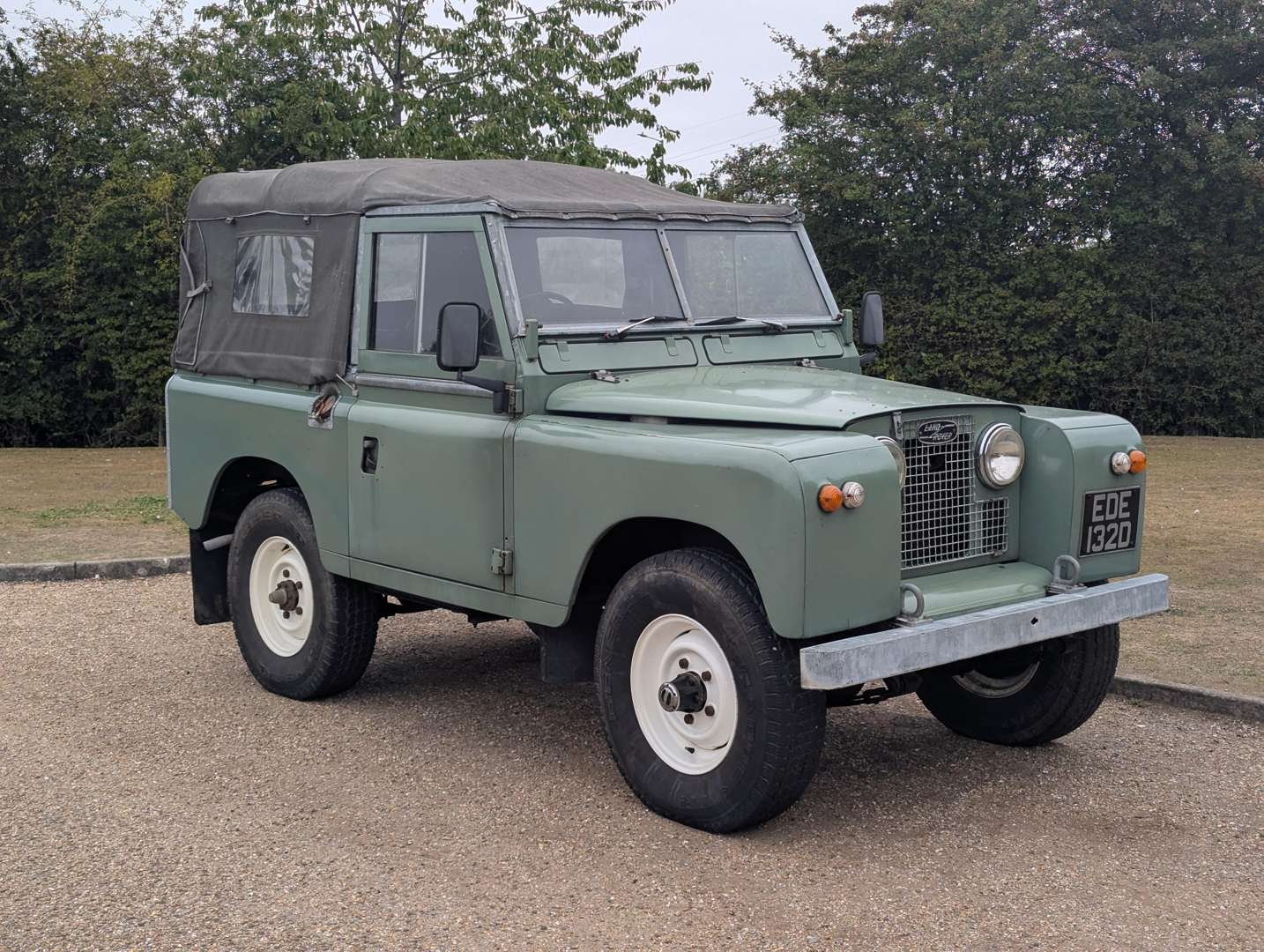 <p>1966 LAND ROVER SERIES IIA SWB</p>