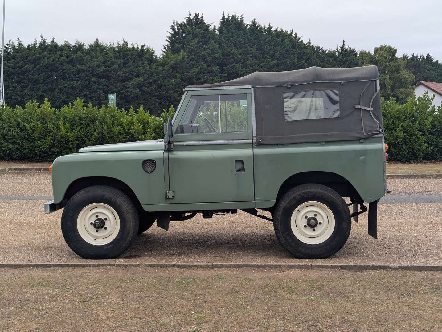 <p>1966 LAND ROVER SERIES IIA SWB</p>