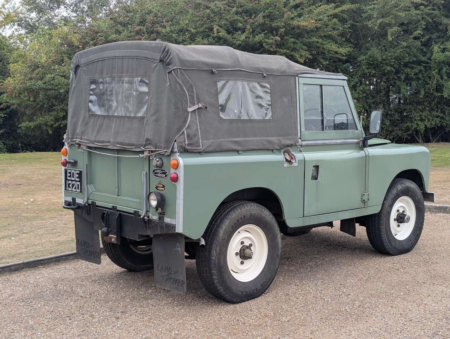 <p>1966 LAND ROVER SERIES IIA SWB</p>