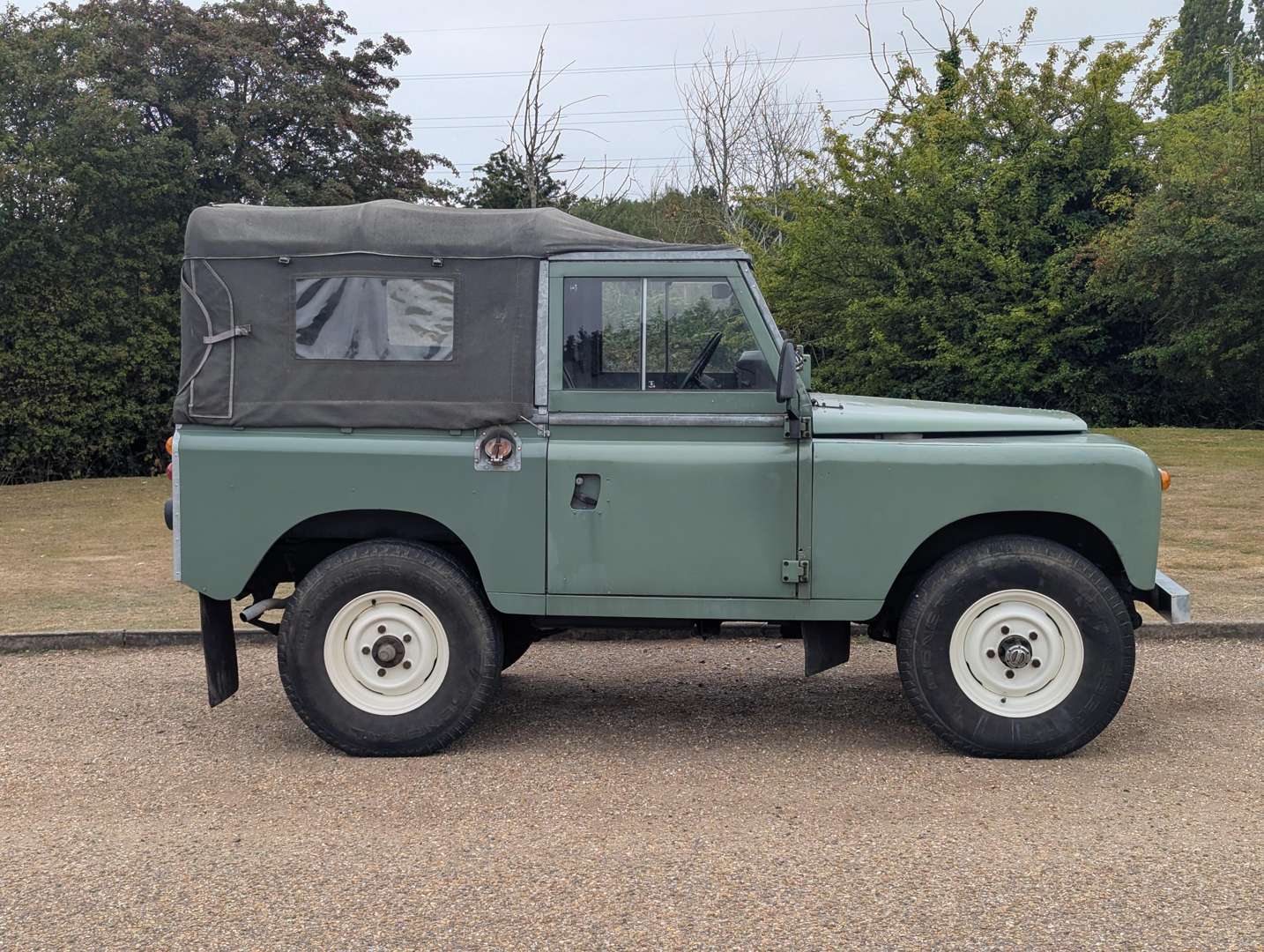 <p>1966 LAND ROVER SERIES IIA SWB</p>
