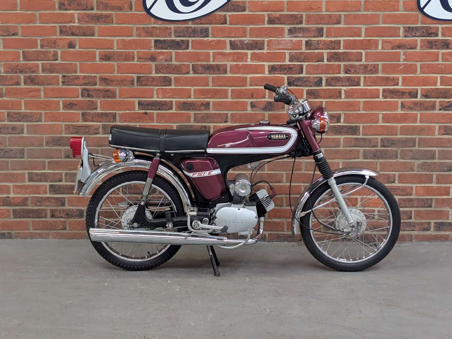 <p>1974 YAMAHA FS1E</p>