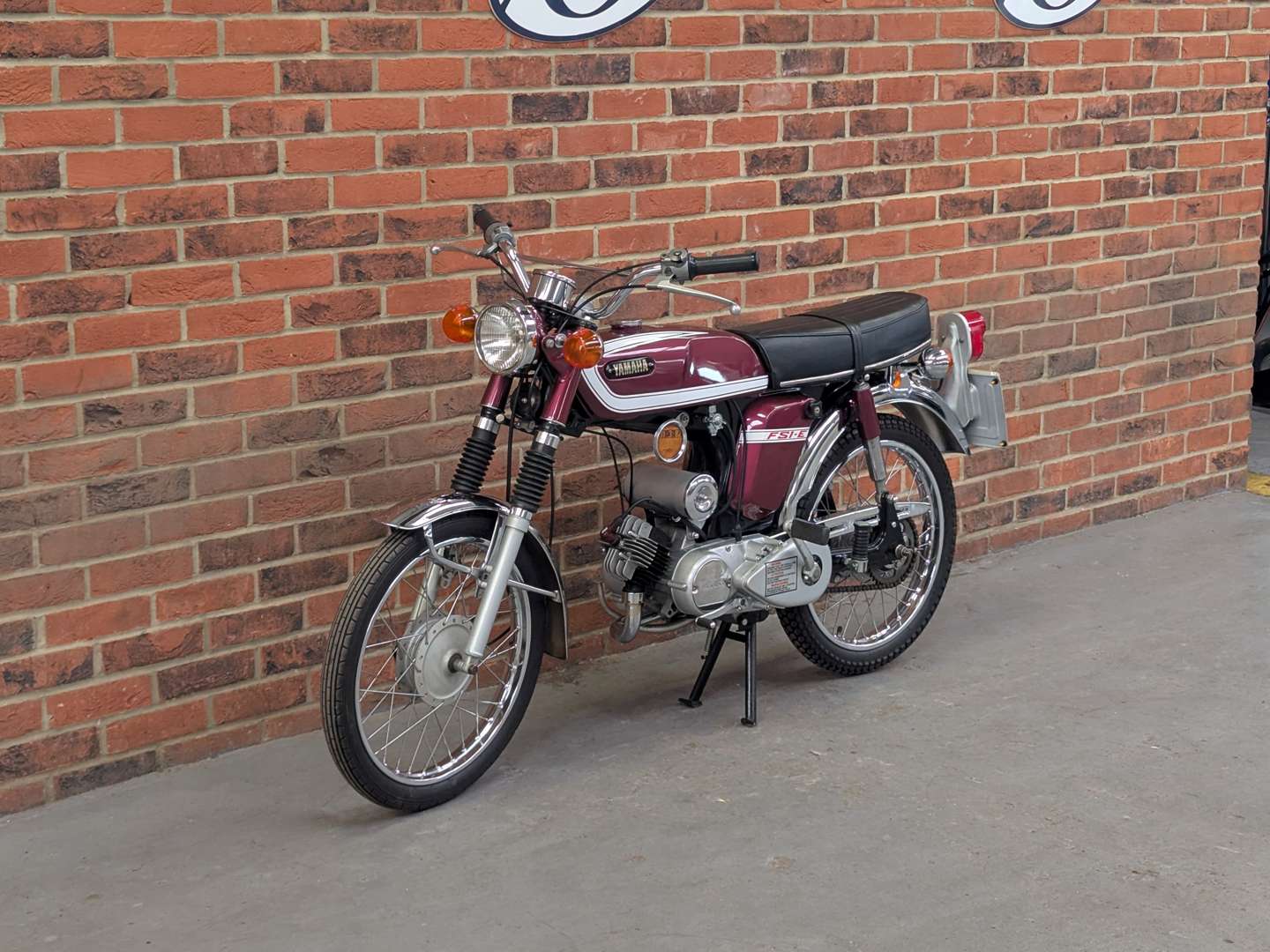 <p>1974 YAMAHA FS1E</p>