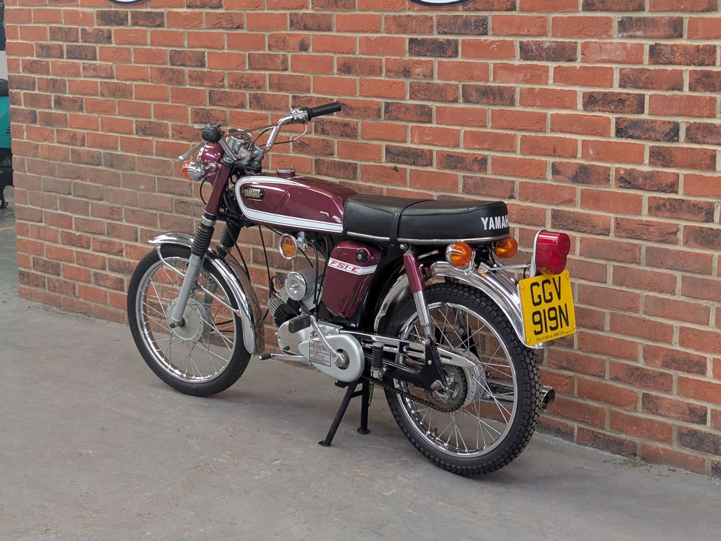 <p>1974 YAMAHA FS1E</p>