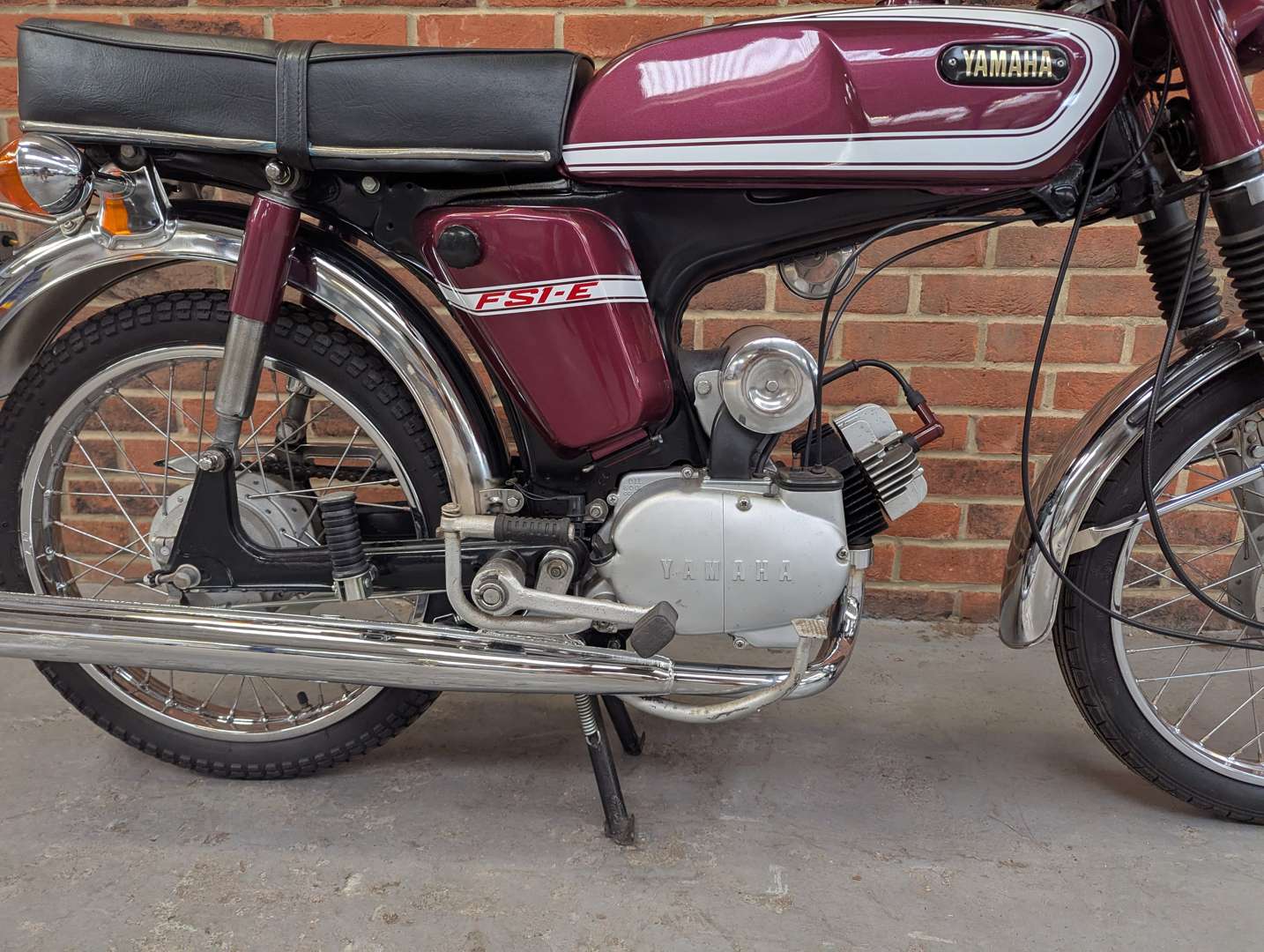 <p>1974 YAMAHA FS1E</p>