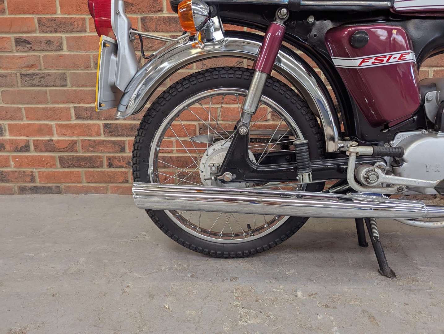 <p>1974 YAMAHA FS1E</p>