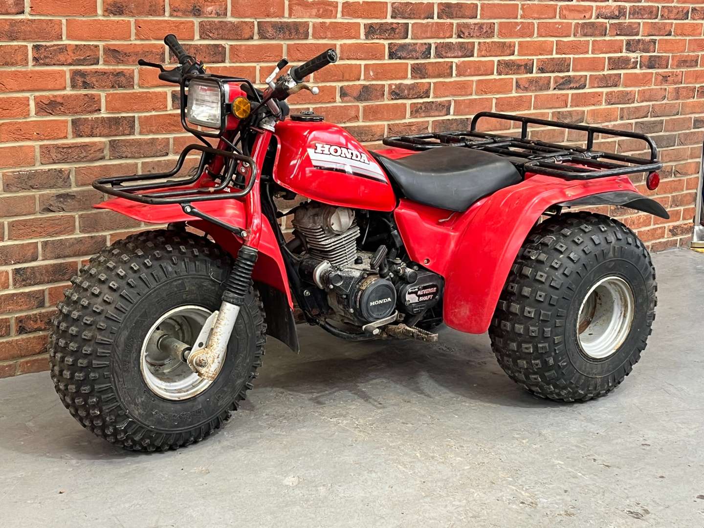 <p>1985 HONDA ATC 200 ES ‘BIG RED’ TRIKE</p>