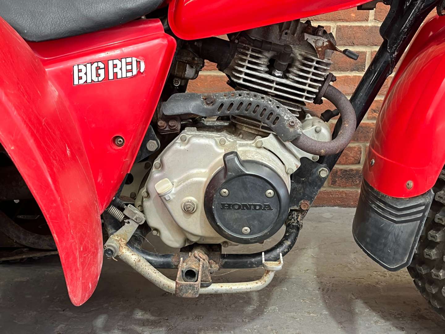 <p>1985 HONDA ATC 200 ES ‘BIG RED’ TRIKE</p>