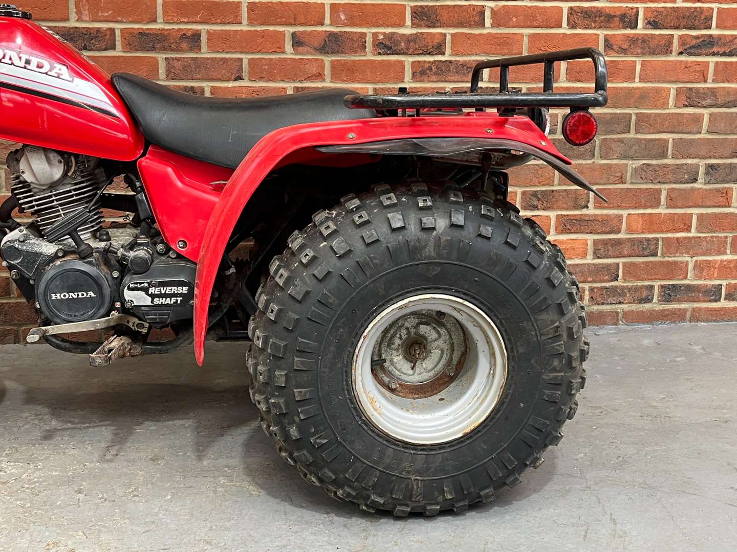 <p>1985 HONDA ATC 200 ES ‘BIG RED’ TRIKE</p>