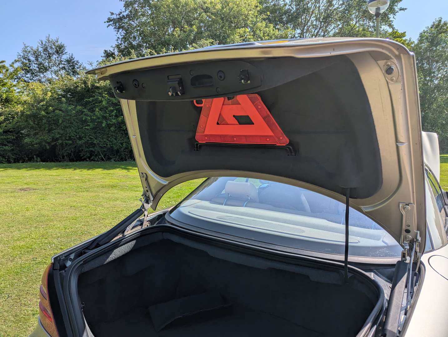 <p>2000 MERCEDES CL500 AUTO</p>