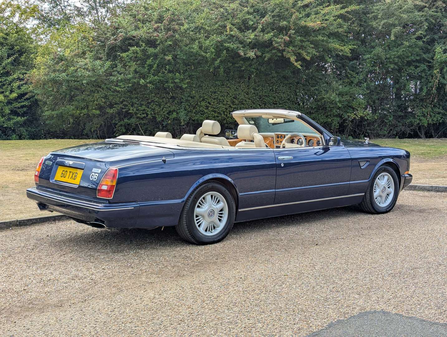 <p>1996 BENTLEY AZURE</p>