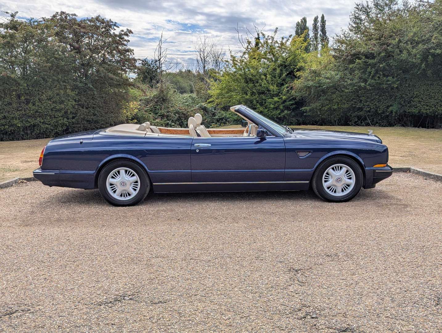 <p>1996 BENTLEY AZURE</p>
