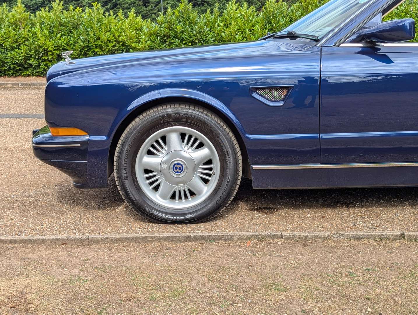 <p>1996 BENTLEY AZURE</p>