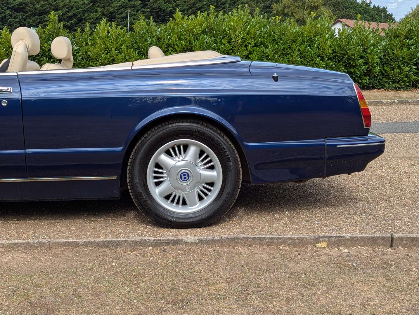 <p>1996 BENTLEY AZURE</p>