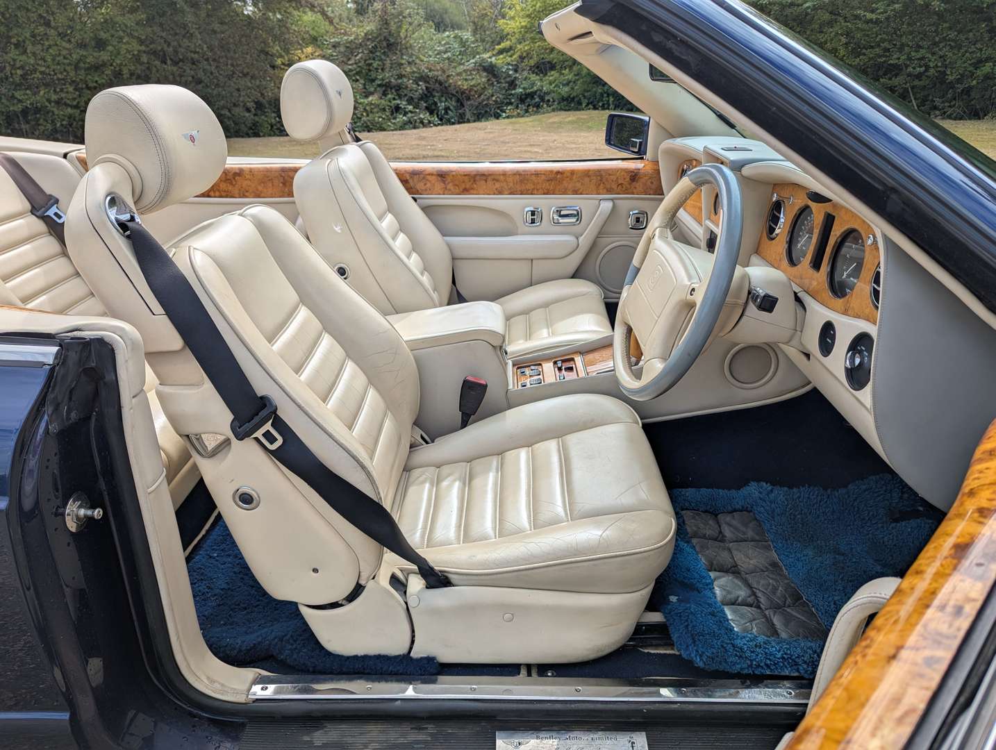 <p>1996 BENTLEY AZURE</p>