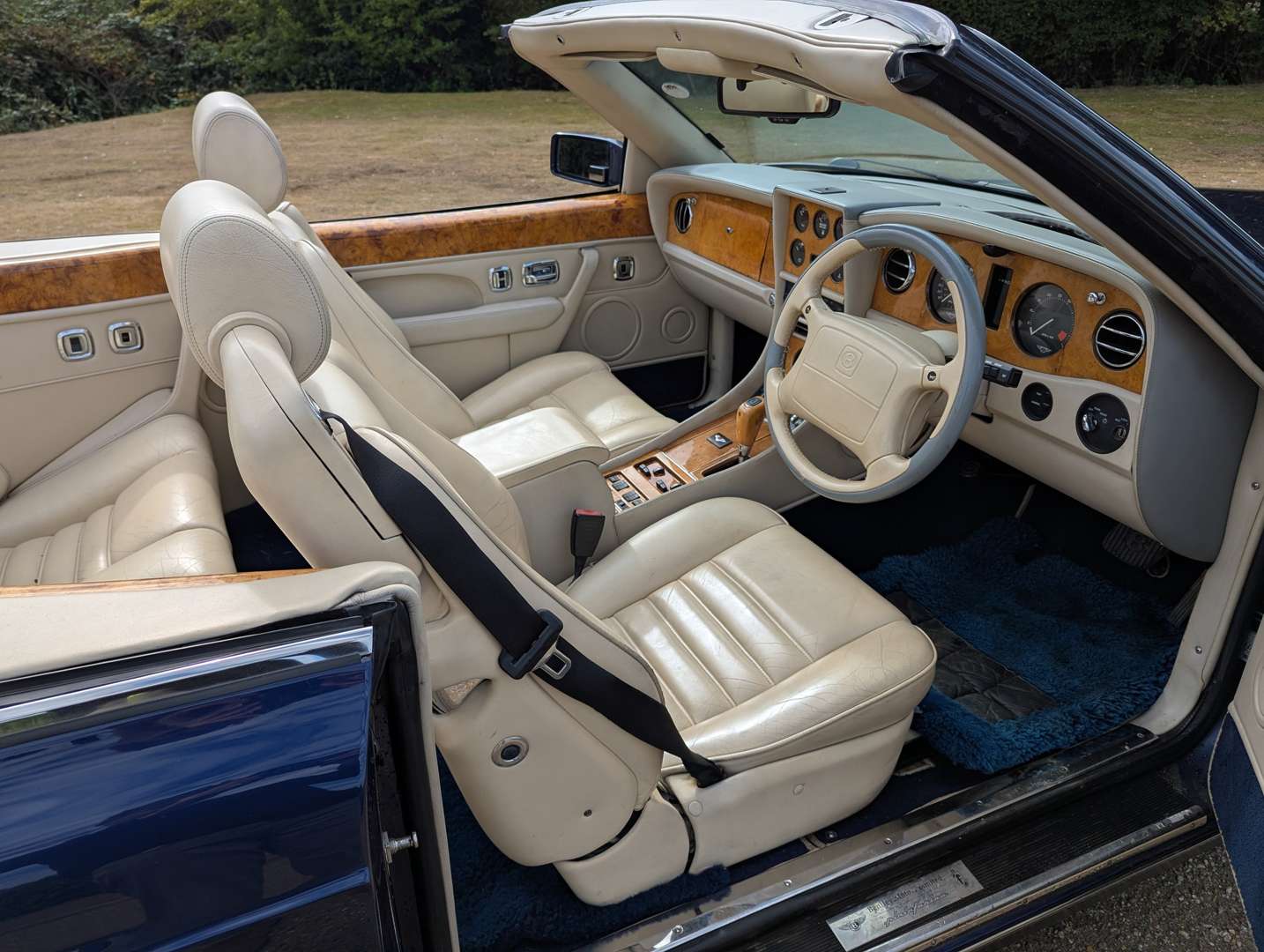 <p>1996 BENTLEY AZURE</p>