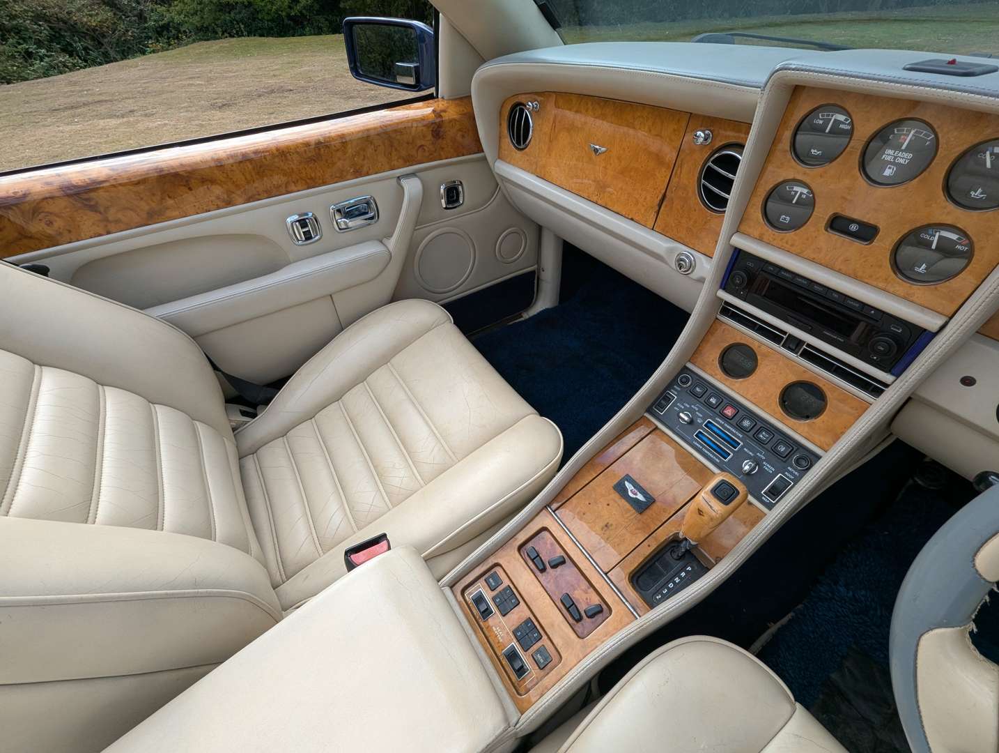 <p>1996 BENTLEY AZURE</p>