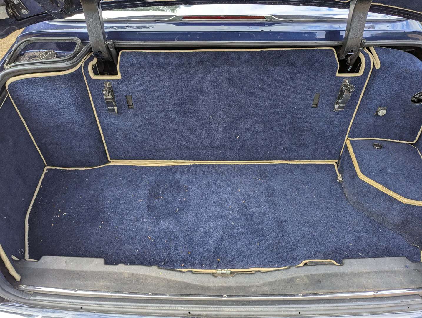 <p>1996 BENTLEY AZURE</p>