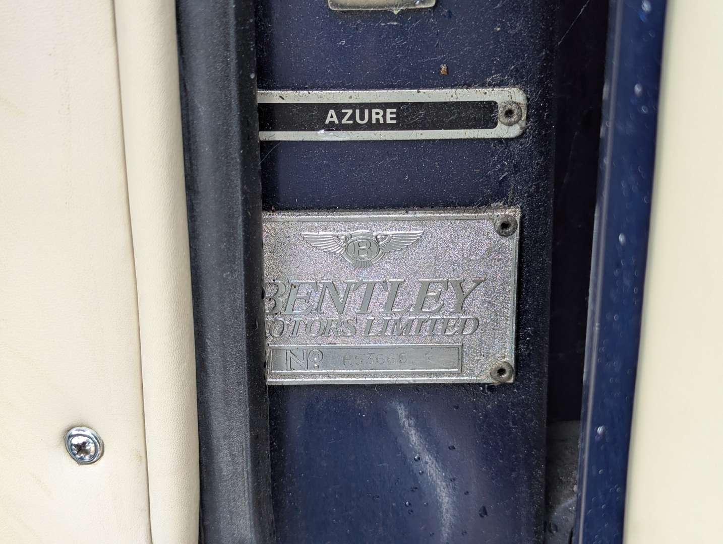 <p>1996 BENTLEY AZURE</p>