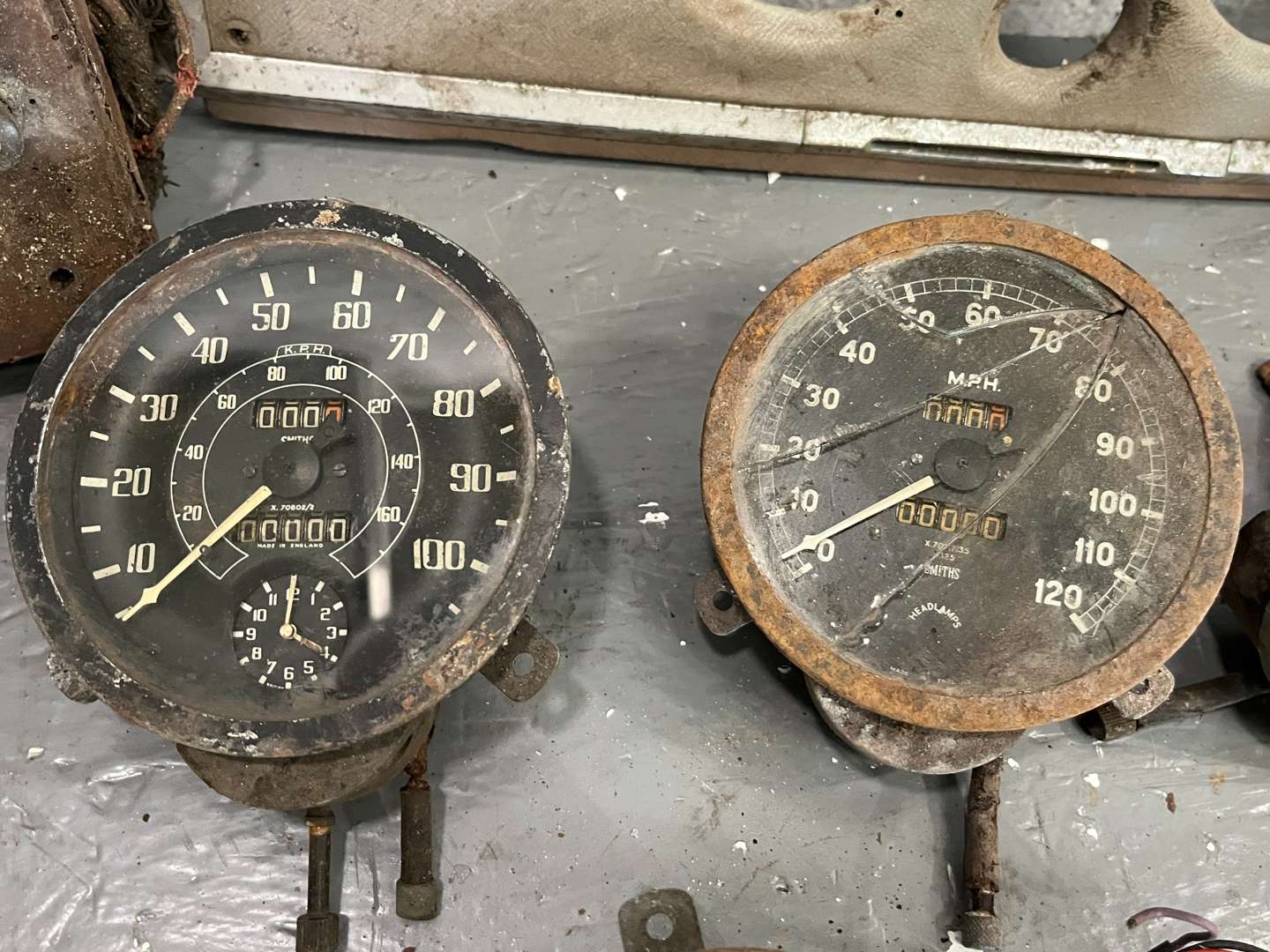 <p>Box Jaguar Car Dials From Jaguar XK150, Mk 1 & 2 Etc</p>