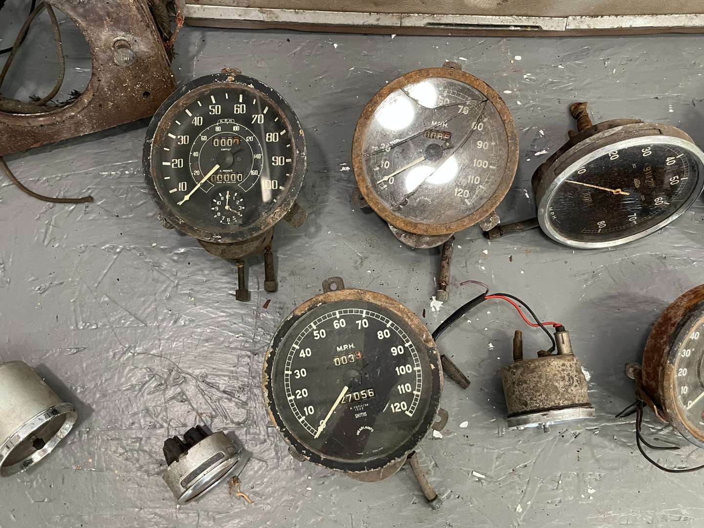 <p>Box Jaguar Car Dials From Jaguar XK150, Mk 1 & 2 Etc</p>