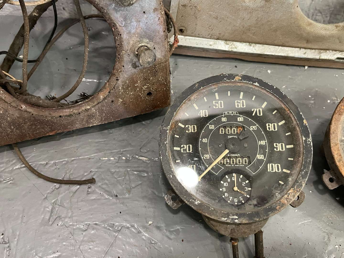 <p>Box Jaguar Car Dials From Jaguar XK150, Mk 1 & 2 Etc</p>