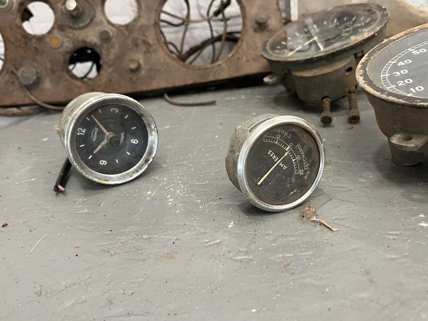 <p>Box Jaguar Car Dials From Jaguar XK150, Mk 1 & 2 Etc</p>