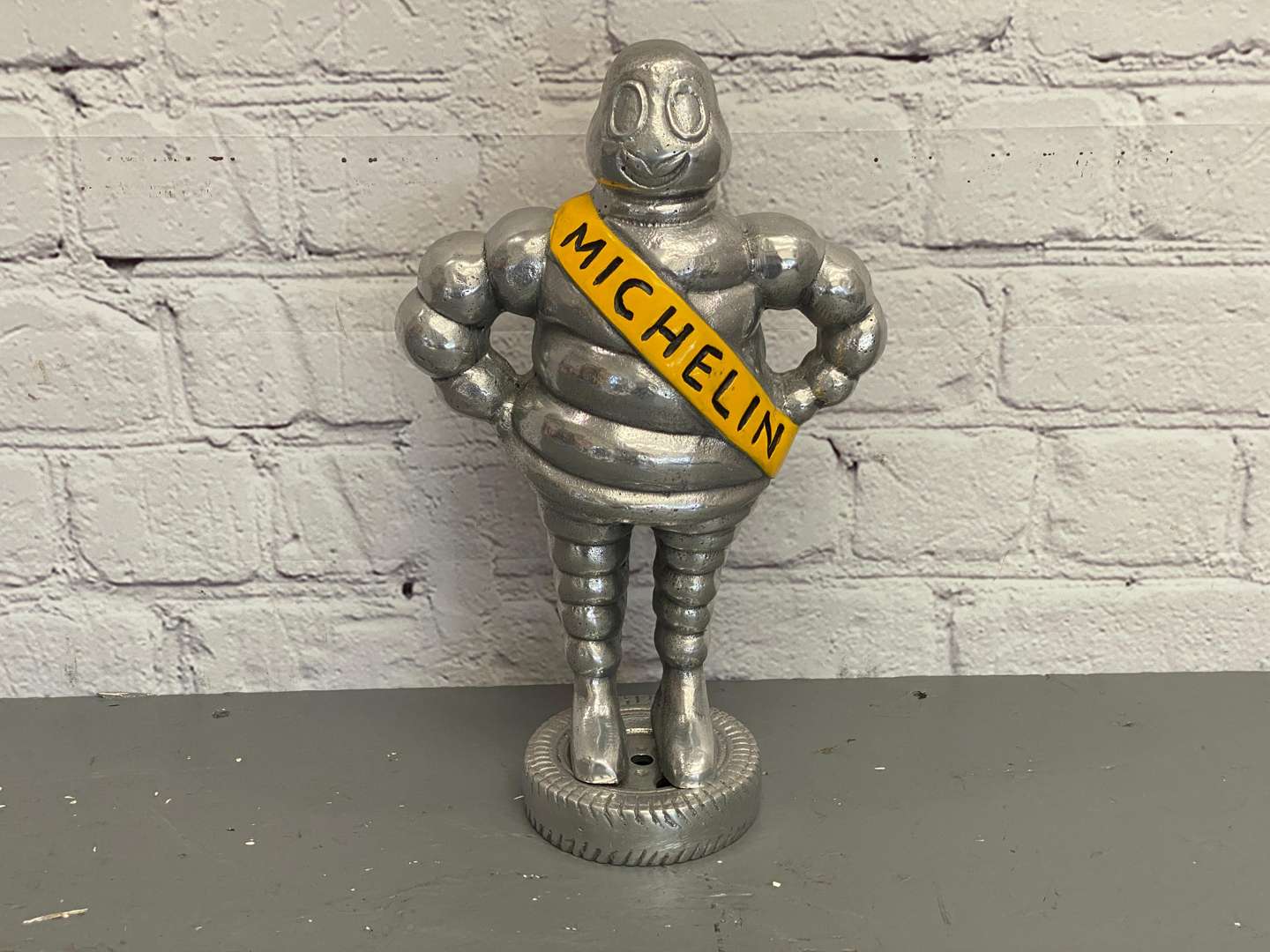 <p>A modern reproduction cast aluminium model,</p>