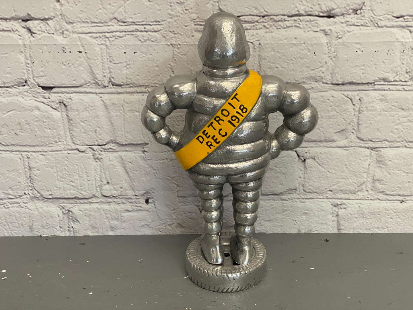 <p>A modern reproduction cast aluminium model,</p>