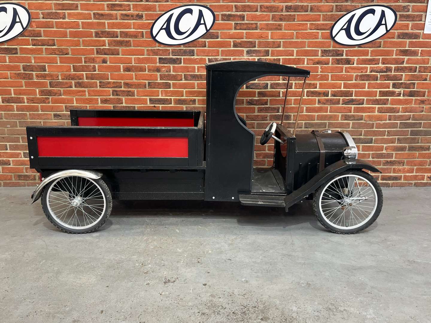 <p>Model T Ford Soap Box&nbsp;</p>