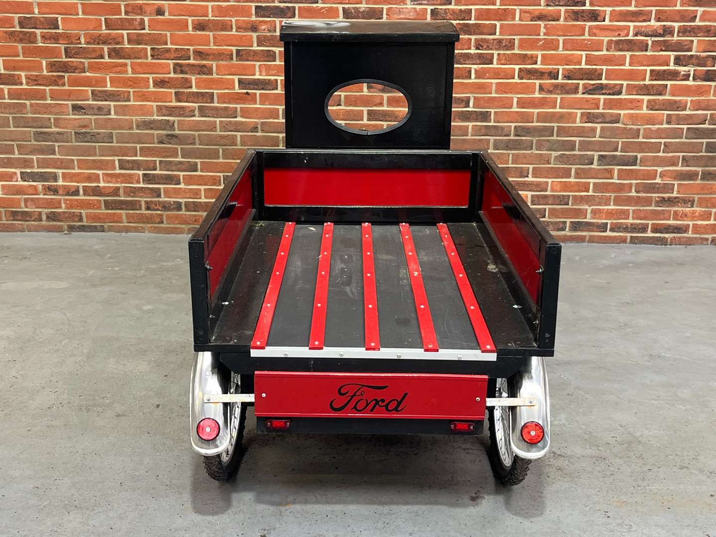 <p>Model T Ford Soap Box&nbsp;</p>