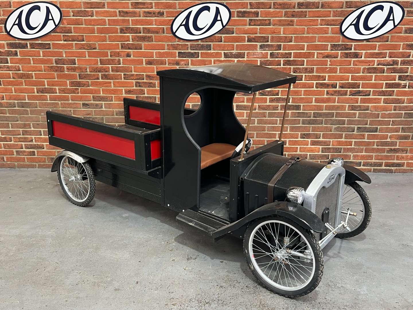 <p>Model T Ford Soap Box&nbsp;</p>