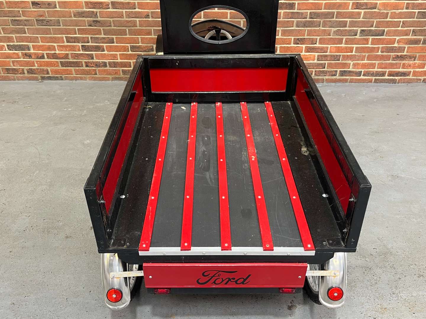 <p>Model T Ford Soap Box&nbsp;</p>