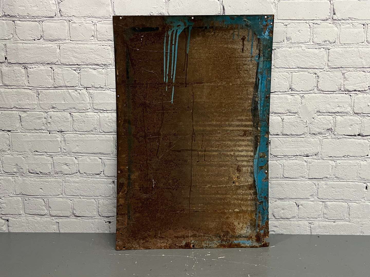 <p>Bristol Tipped Cigarettes Enamel Sign</p>