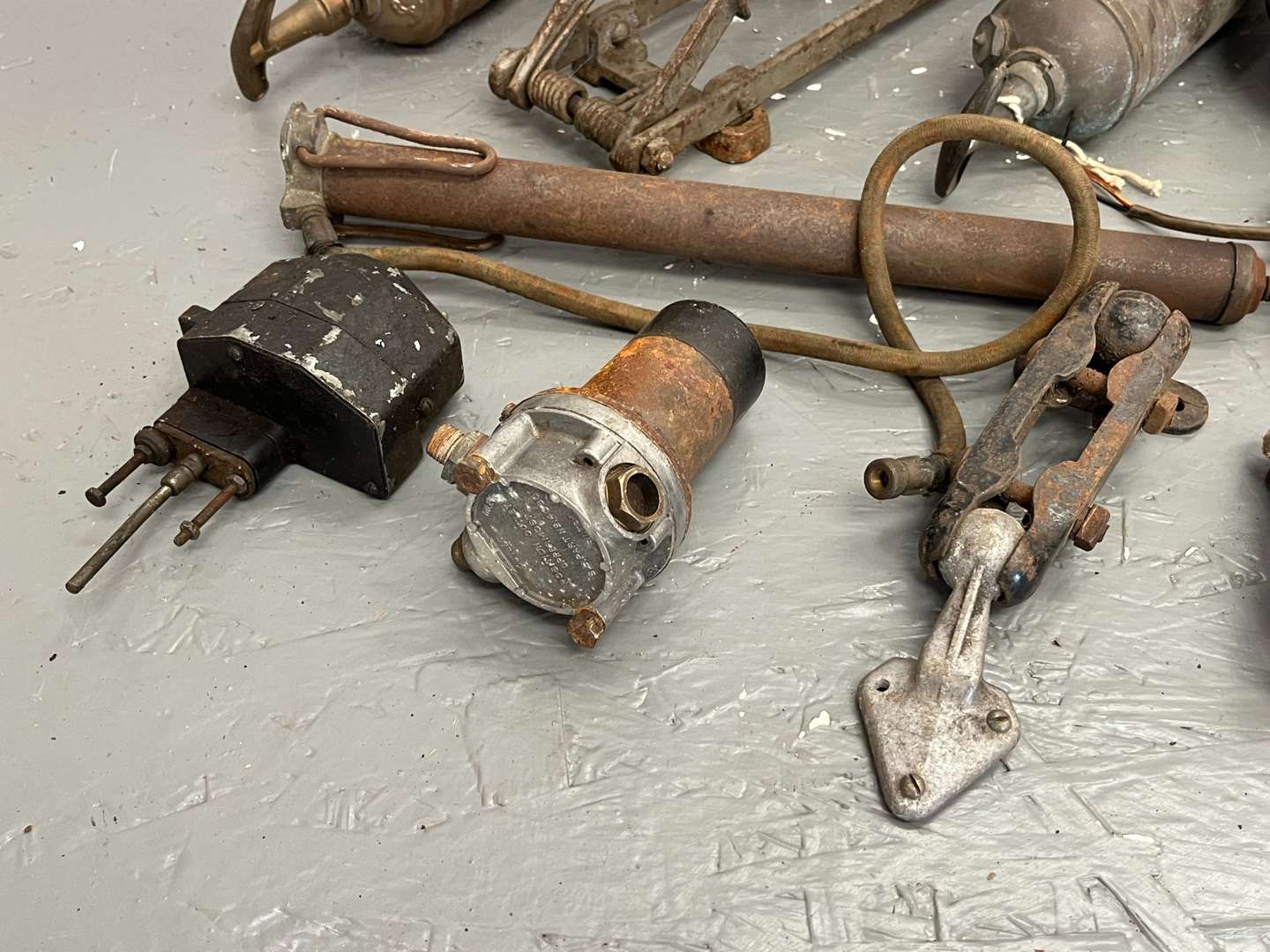 <p>Auto jumblers Lot&nbsp;</p>