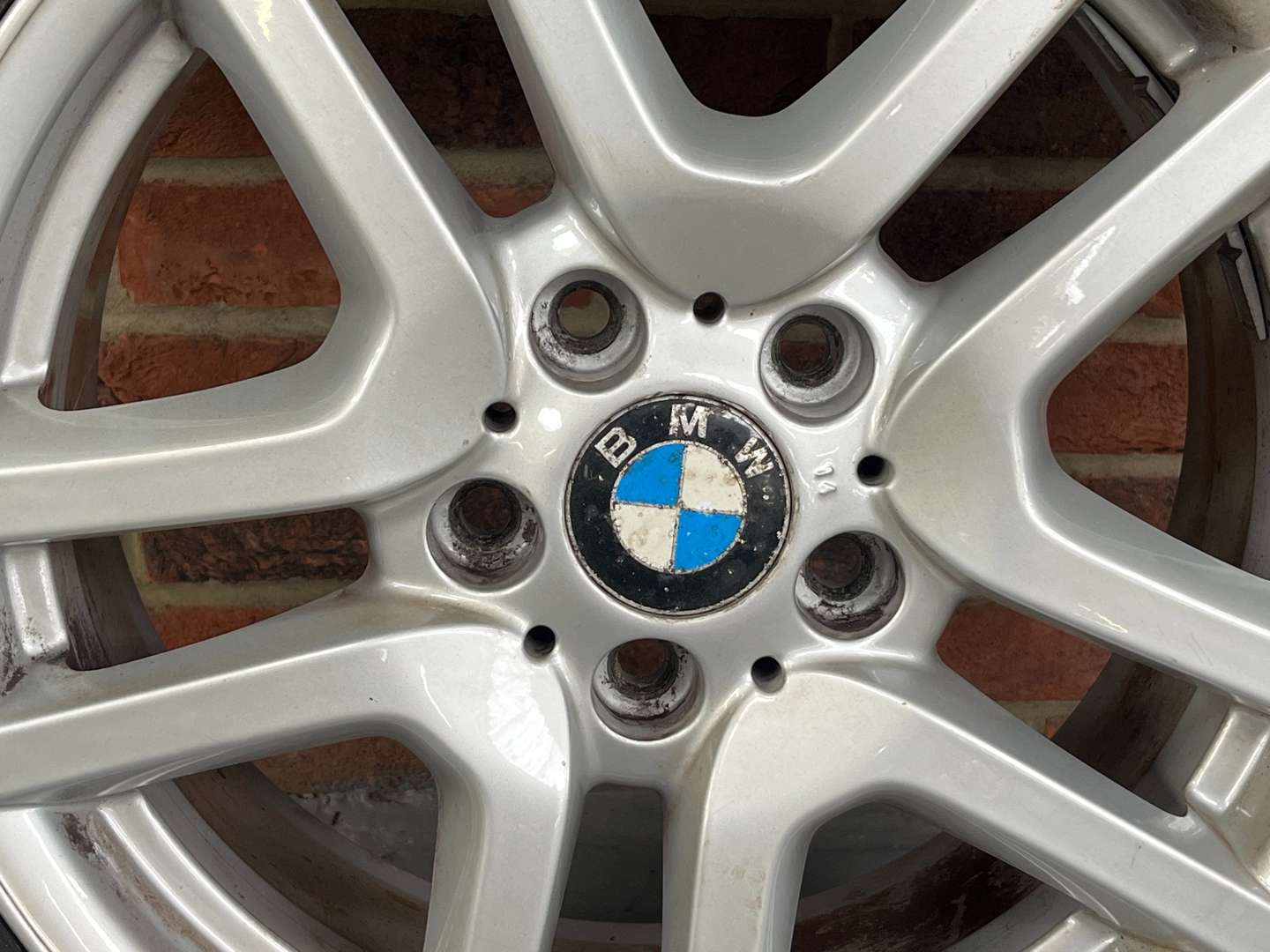 <p>Set of Four BMW Alloy Wheels</p>