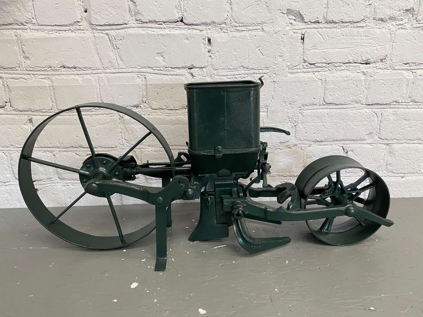 <p>Planet Jr No. 4, an American iron and steel domestic seed drill,&nbsp;</p>