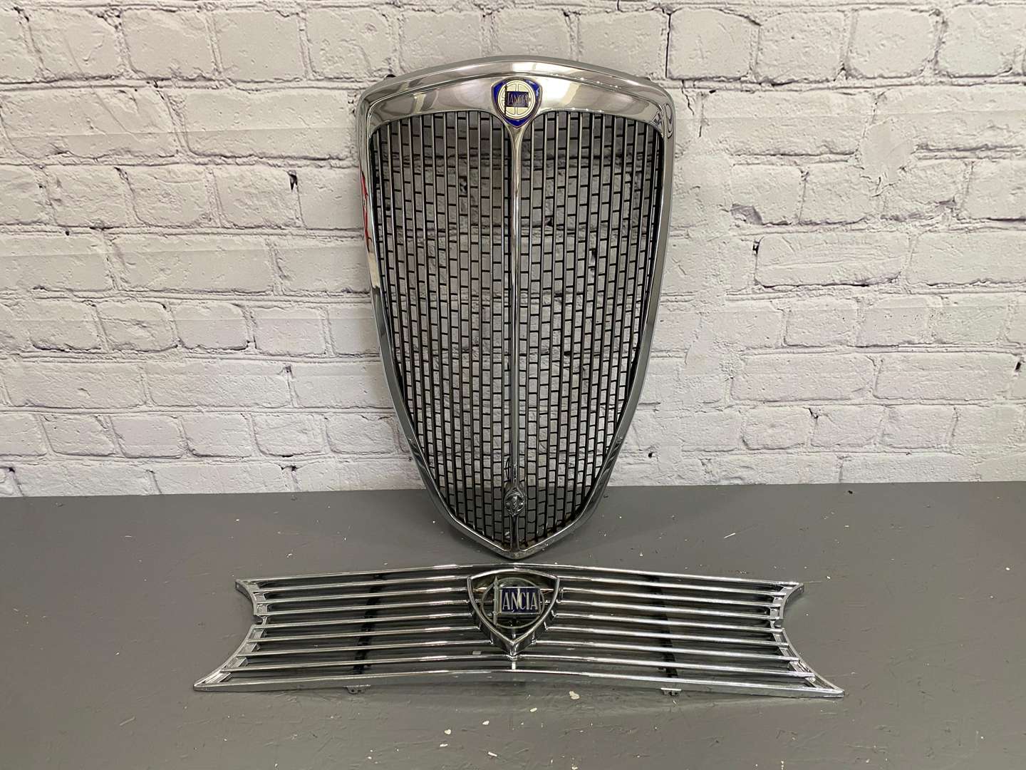 <p>Lancia, mixed lot comprising two various grilles,</p>
