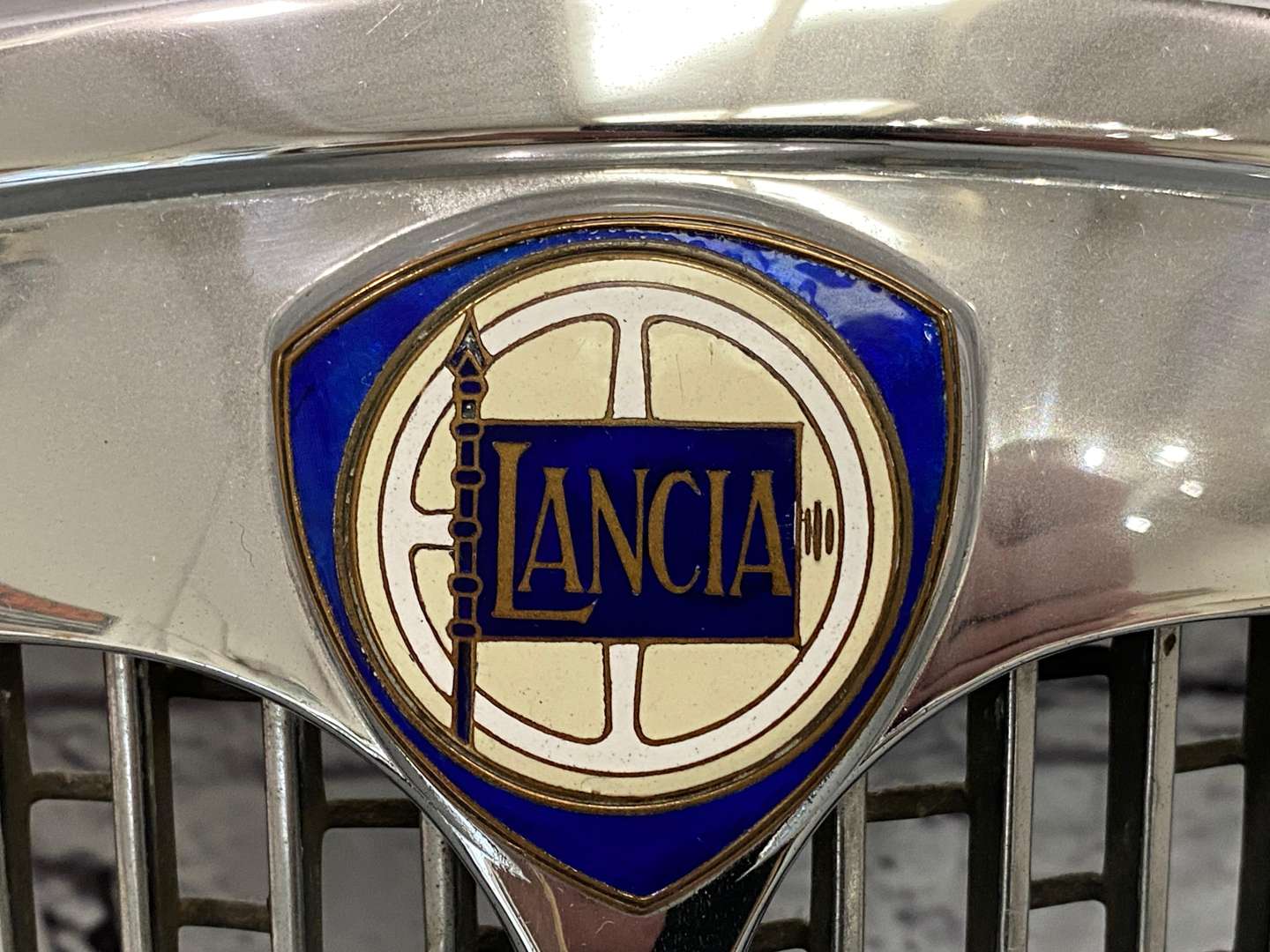 <p>Lancia, mixed lot comprising two various grilles,</p>