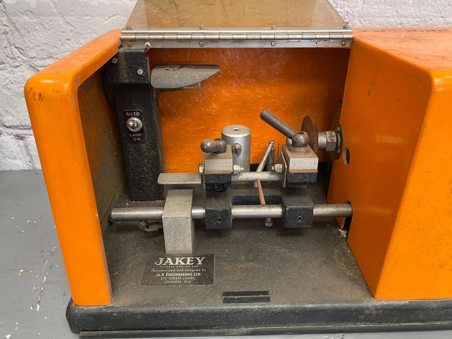 <p>A mixed lot of key cutters,</p>