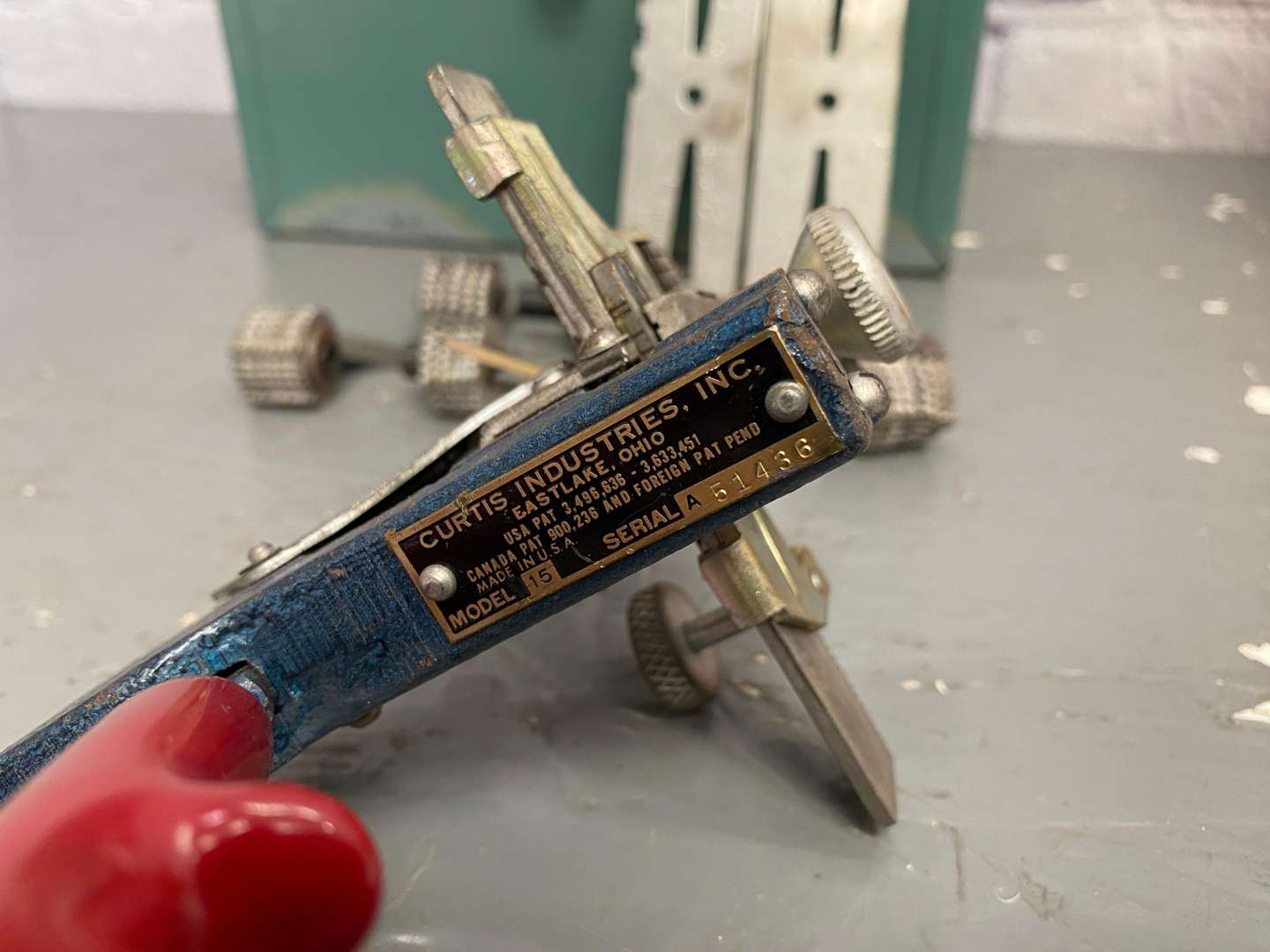 <p>A mixed lot of key cutters,</p>