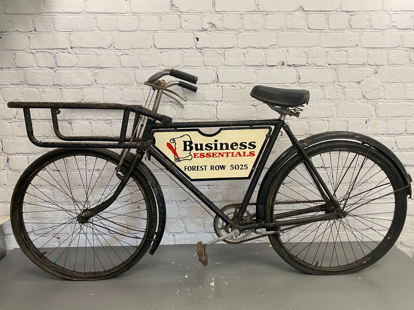 <p>Raleigh, Roadster, a mid 20th century, Trade bicycle,</p>