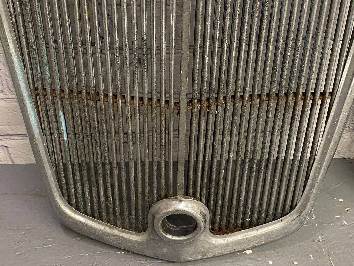 <p>Wolseley, a mixed lot comprising two various chrome radiator grills, 1950's & 1960's.</p>