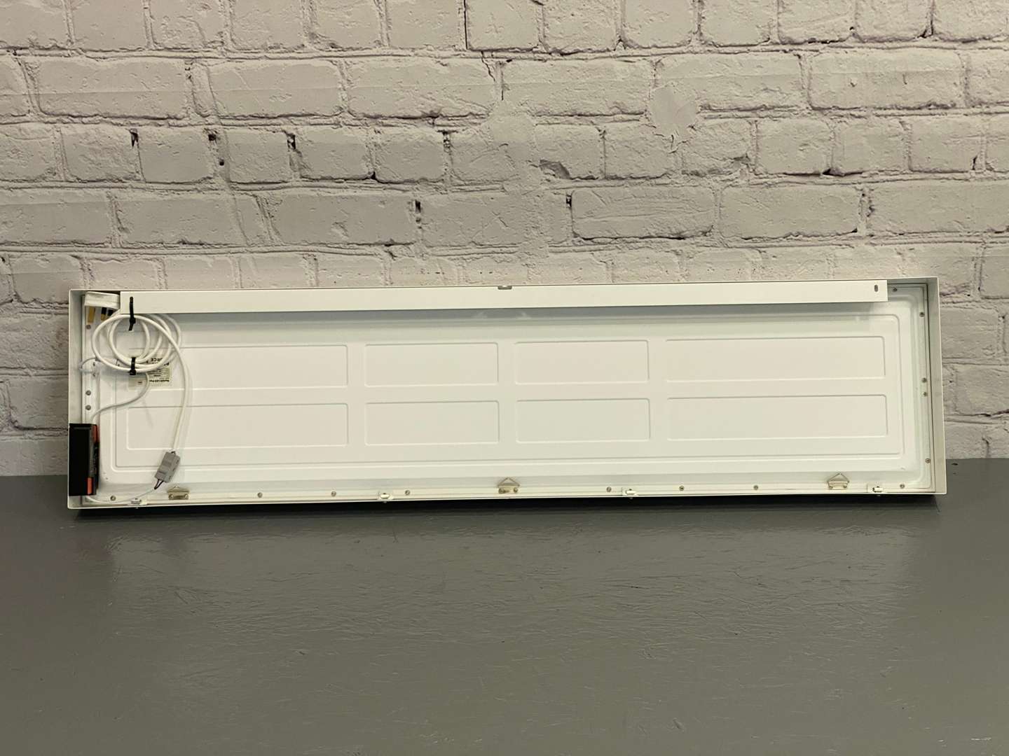 <p>Ford Cosworth, a new light box.</p>