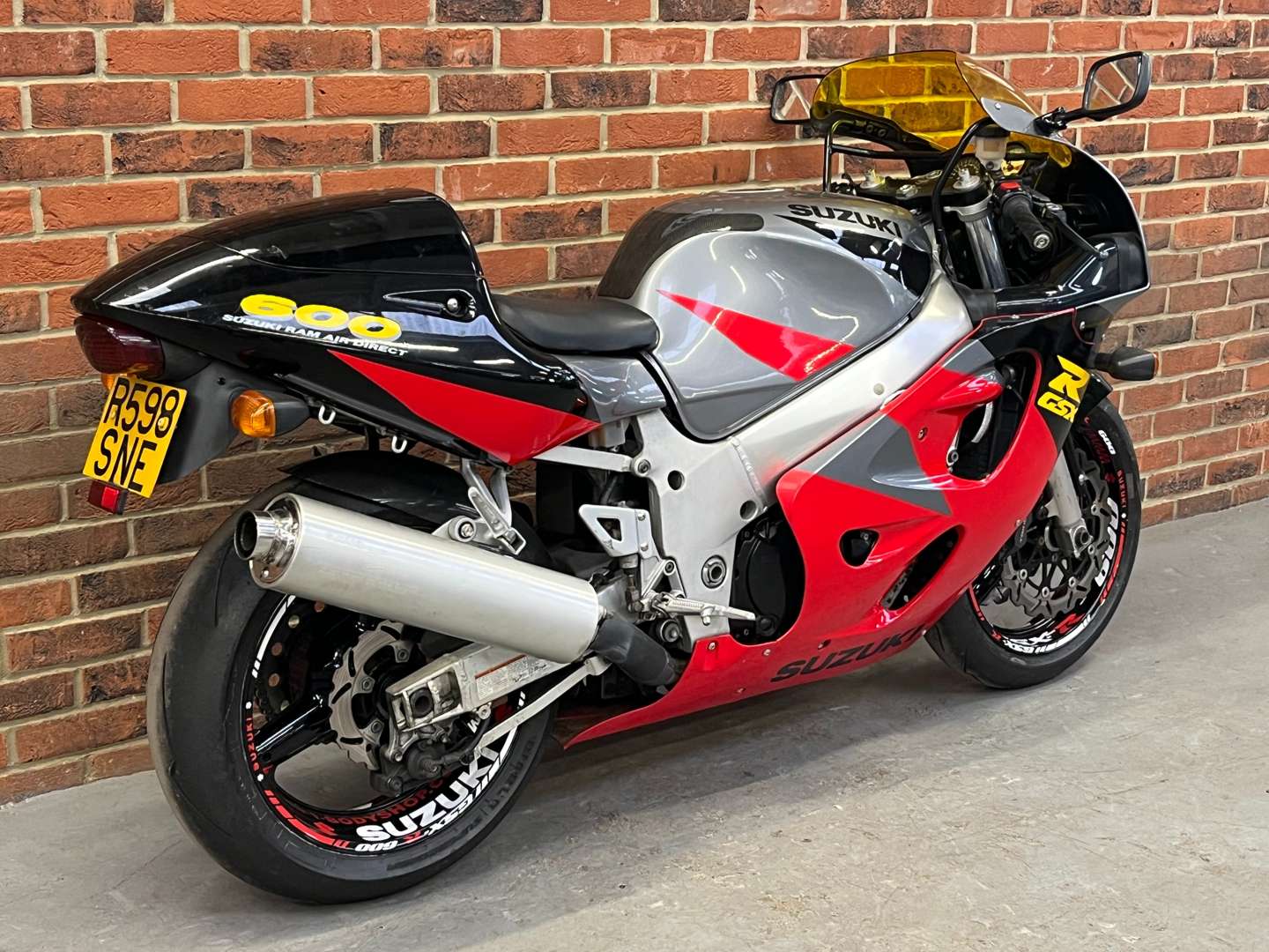 <p>1997 SUZUKI GSX-R600</p>