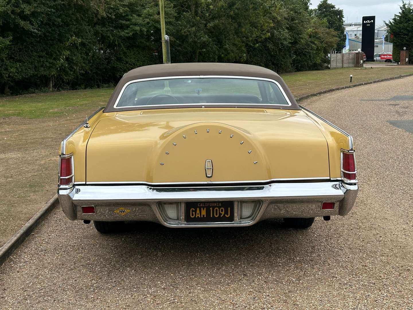 <p>1971 LINCOLN CONTINENTAL Mk3</p>