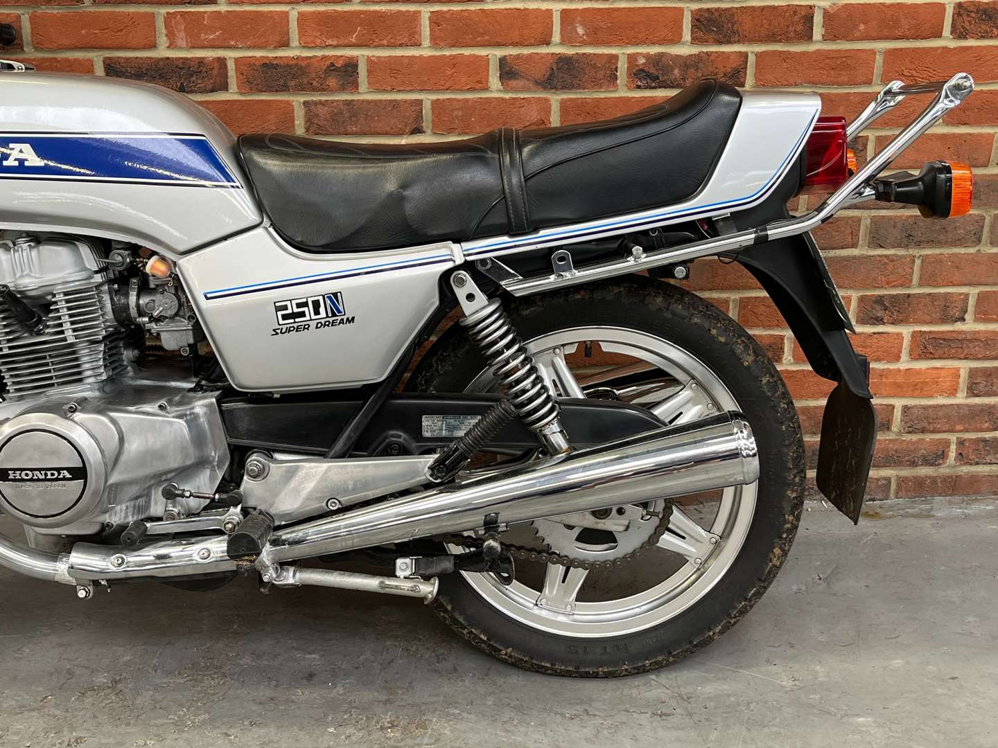 <p>1978 HONDA SUPERDREAM</p>