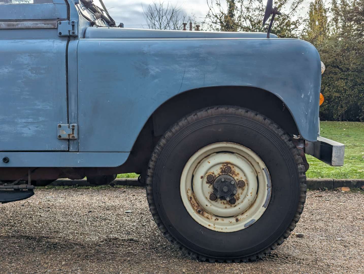 <p>1976 LAND ROVER SIII 109" STATION WAGON</p>